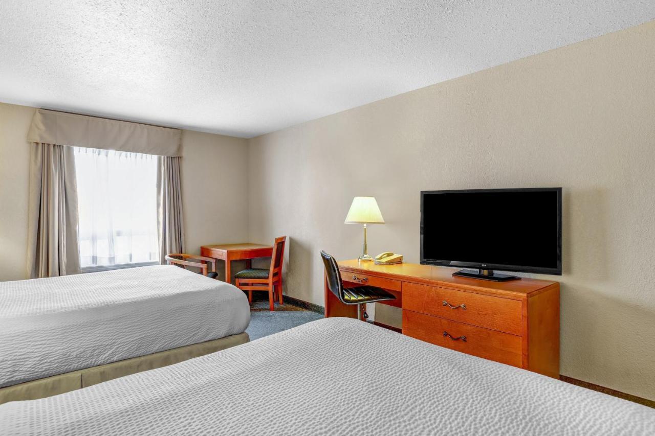 Days Inn By Wyndham Red Deer Exterior photo