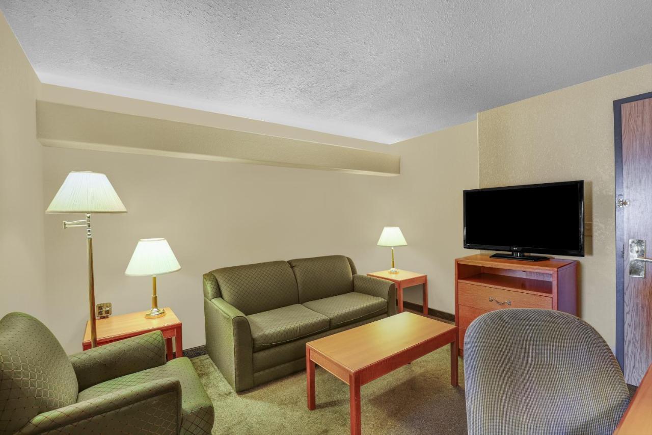 Days Inn By Wyndham Red Deer Exterior photo