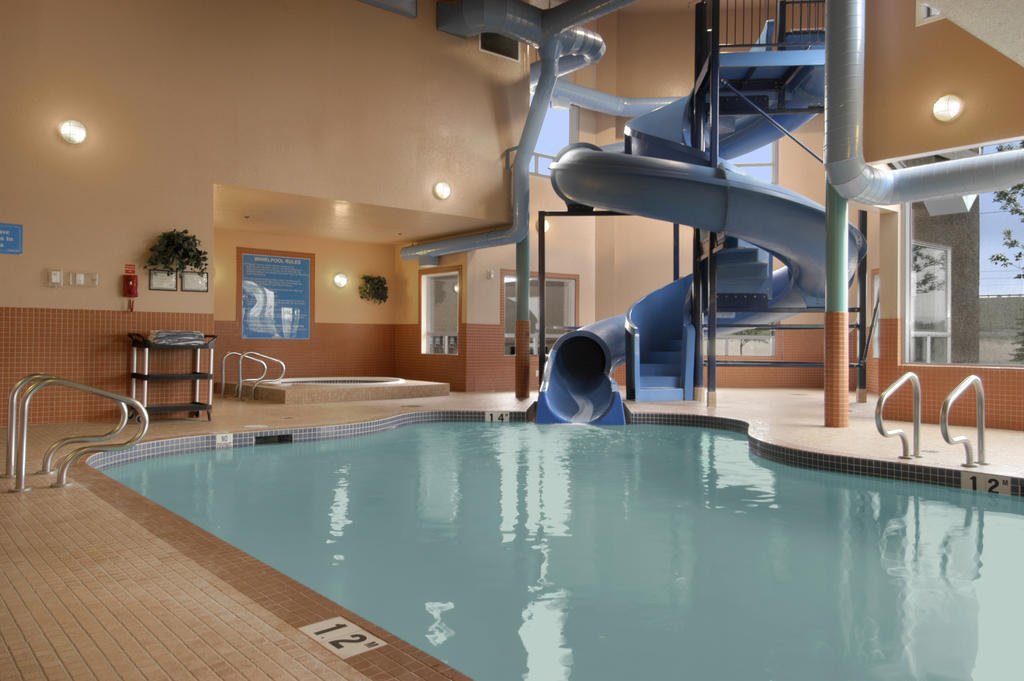 Days Inn By Wyndham Red Deer Exterior photo