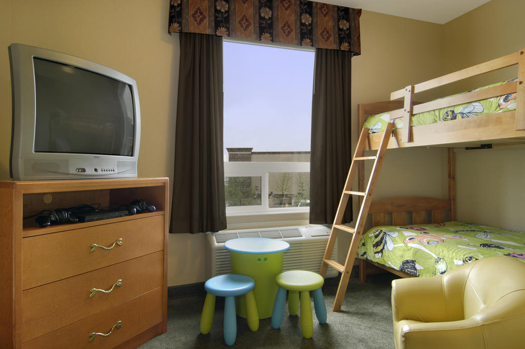 Days Inn By Wyndham Red Deer Room photo